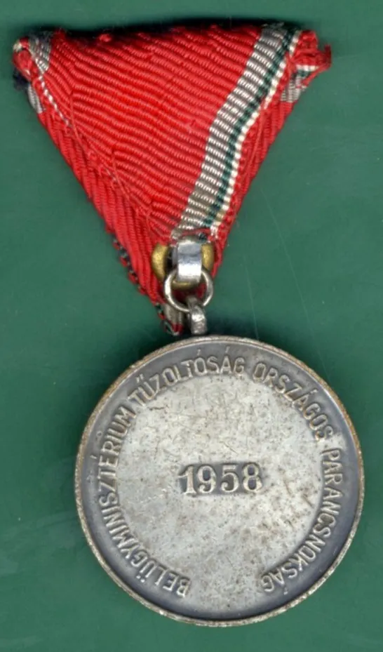 Vyznamenanie dobrovoľného hasiča za 10 rokov služby r.1958