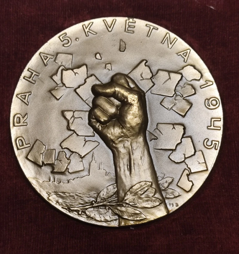 Set medailí Mníchovska dohoda 1938 a oslobodenie Československa 1945