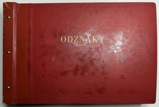 Zbierka odznakov v albume
