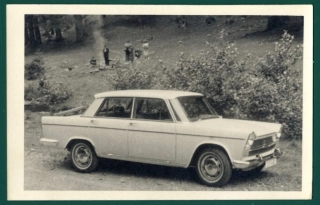 Auto - dobová fotografia