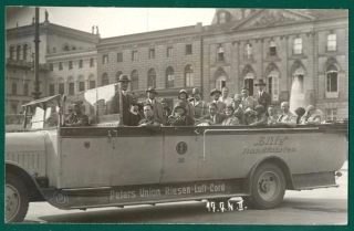 Auto - dobová pohľadnica