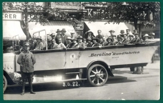 Auto - dobová pohľadnica