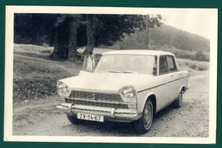 Auto - dobová fotografia