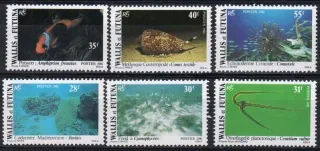 0390-395  Fauna