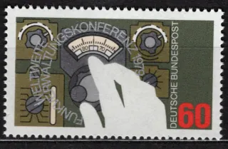 1015