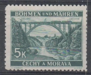 045**