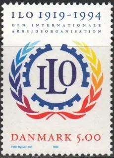 1085