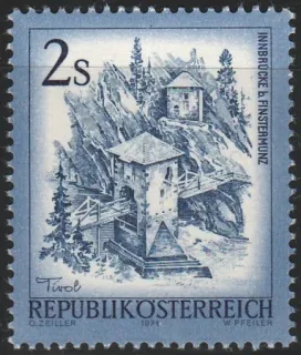 1585**