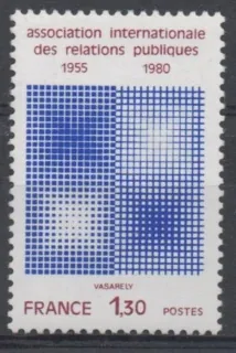 2211