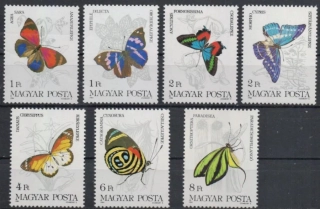 3681-3687 ** Motýle