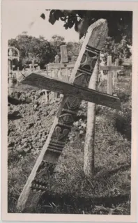 Kríž  na cintoríne-foto Plicka
