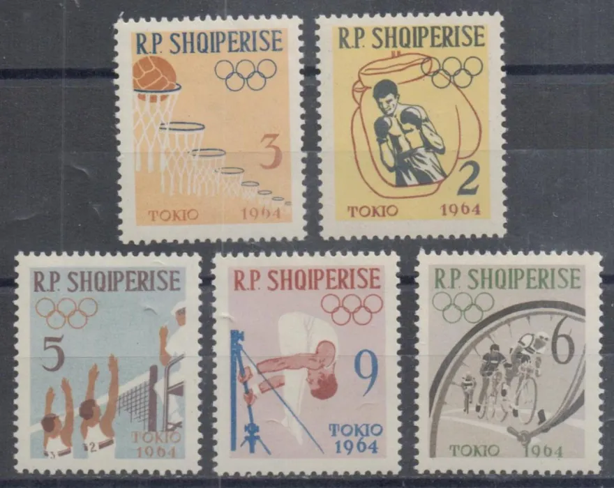 0747-0751 A Sport